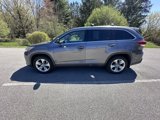 Used 2017 Toyota Highlander AWD V6 image 6