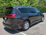 Used 2022 Chrysler Pacifica Touring-L image 4