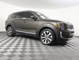 Used 2020 Kia Telluride S image 3