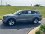 Used 2022 Kia Sorento LX image 3