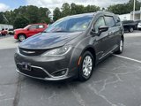 Used 2018 Chrysler Pacifica Touring-L image 3
