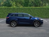 Used 2016 Toyota Highlander XLE image 2