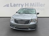 Used 2016 Chrysler Town & Country Touring image 5