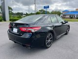 Used 2018 Toyota Camry SE w/ Convenience Package image 3