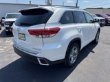 Used 2019 Toyota Highlander Limited Platinum image 3