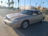 Used 2007 Lincoln Town Car Signature image 3