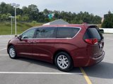 Used 2020 Chrysler Pacifica Touring image 3
