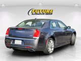 Used 2018 Chrysler 300 Limited image 3
