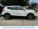Used 2019 Nissan Rogue Sport SL w/ Premium Package image 2