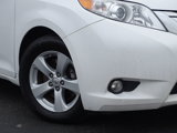 Used 2017 Toyota Sienna LE image 3