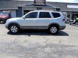 Used 2009 Kia Borrego LX w/ Convenience Pkg image 2