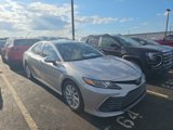 Used 2021 Toyota Camry LE image 2