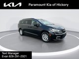Used 2022 Chrysler Pacifica Touring-L image 2