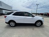 Used 2021 Chevrolet Equinox LS w/ LS Convenience Package image 4