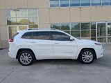 Used 2017 Jeep Cherokee Overland image 4