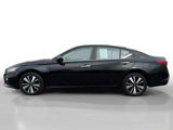 Used 2021 Nissan Altima 2.5 SV image 2