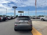 Used 2019 Jeep Cherokee Latitude w/ Popular Appearance Group image 4