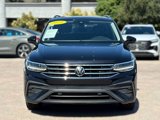 Used 2023 Volkswagen Tiguan SE w/ Panoramic Sunroof Package image 4