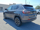 Used 2017 Jeep Compass Limited w/ Navigation Group image 5