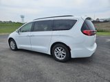 Used 2022 Chrysler Pacifica Touring-L image 3