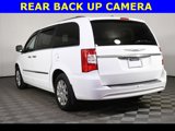 Used 2015 Chrysler Town & Country Touring w/ Driver Convenience Group image 5