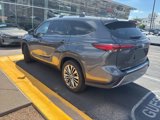 Used 2021 Toyota Highlander Platinum image 4