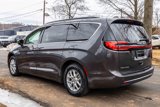 Used 2022 Chrysler Pacifica Touring-L image 4