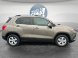 Certified 2022 Chevrolet Trax LT w/ LT Convenience Package image 2