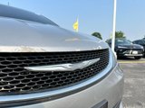 Used 2017 Chrysler Pacifica Touring image 2