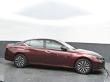 Used 2024 Nissan Altima 2.5 SV image 2