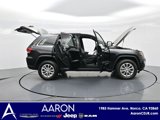 Used 2022 Jeep Grand Cherokee Laredo X image 3
