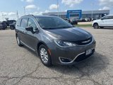 Used 2017 Chrysler Pacifica Touring-L image 2