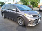 Used 2018 Toyota Sienna XLE image 3