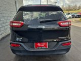 Used 2017 Jeep Cherokee Sport image 5