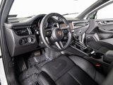 Certified 2025 Porsche Macan image 4