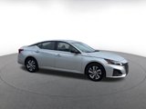 Used 2024 Nissan Altima 2.5 S image 2