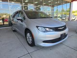 Used 2023 Chrysler Voyager LX image 3