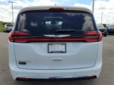 Used 2021 Chrysler Pacifica Touring-L w/ Uconnect Theater Family Group image 5