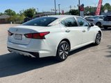 Used 2021 Nissan Altima 2.5 SV w/ SV Premium Package image 3