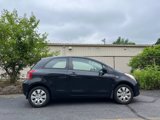 Used 2007 Toyota Yaris 2-Door Hatchback image 2