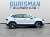 Certified 2024 Volkswagen Taos SE image 2
