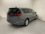 Used 2023 Chrysler Pacifica Touring-L image 6