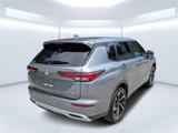 Used 2022 Mitsubishi Outlander SE image 3