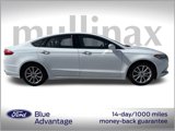 Used 2017 Ford Fusion SE w/ Fusion SE Technology Package image 2