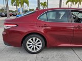 Used 2020 Toyota Camry LE image 4
