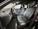 Certified 2021 Porsche Macan image 5