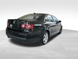 Used 2009 Volkswagen Jetta Sedan image 3