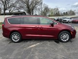 Used 2022 Chrysler Pacifica Touring-L image 5