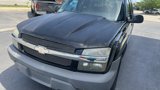 Used 2002 Chevrolet Avalanche 4x4 w/ Off-Road Suspension Pkg image 2