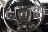 Used 2022 Volvo XC40 T5 Momentum image 3